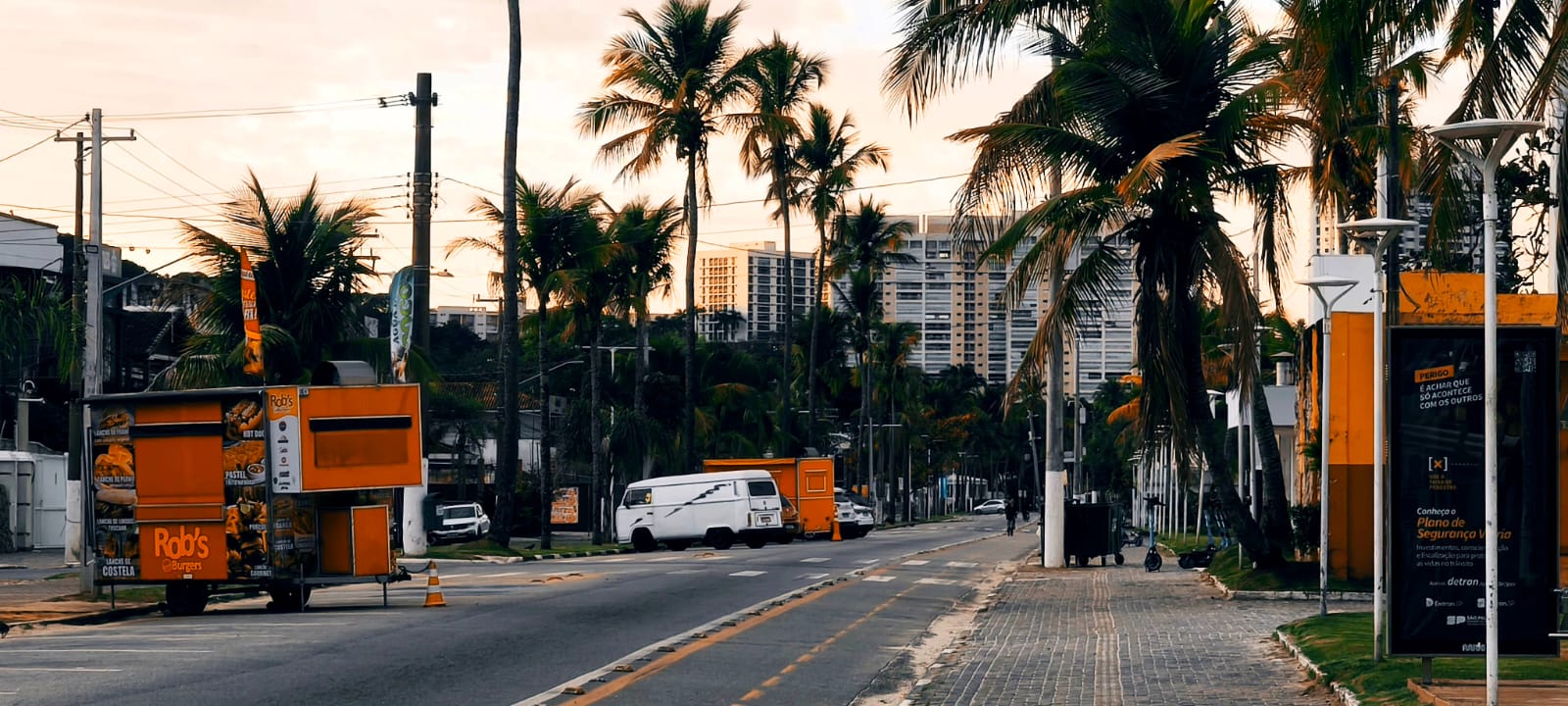 Food truck na Avenida da Enseada, Guarujá