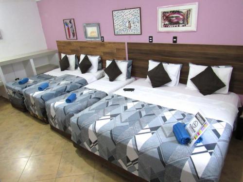 Suíte Master King no Hotel Pousada Iracemar - Acomodações Confortáveis no Guarujá